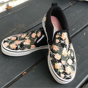 NWOT Girls Flower Slip On Vans, 2 1/2